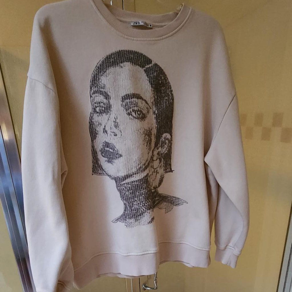 Zara Cream Color Cotton Sweatshirt, Size Xl